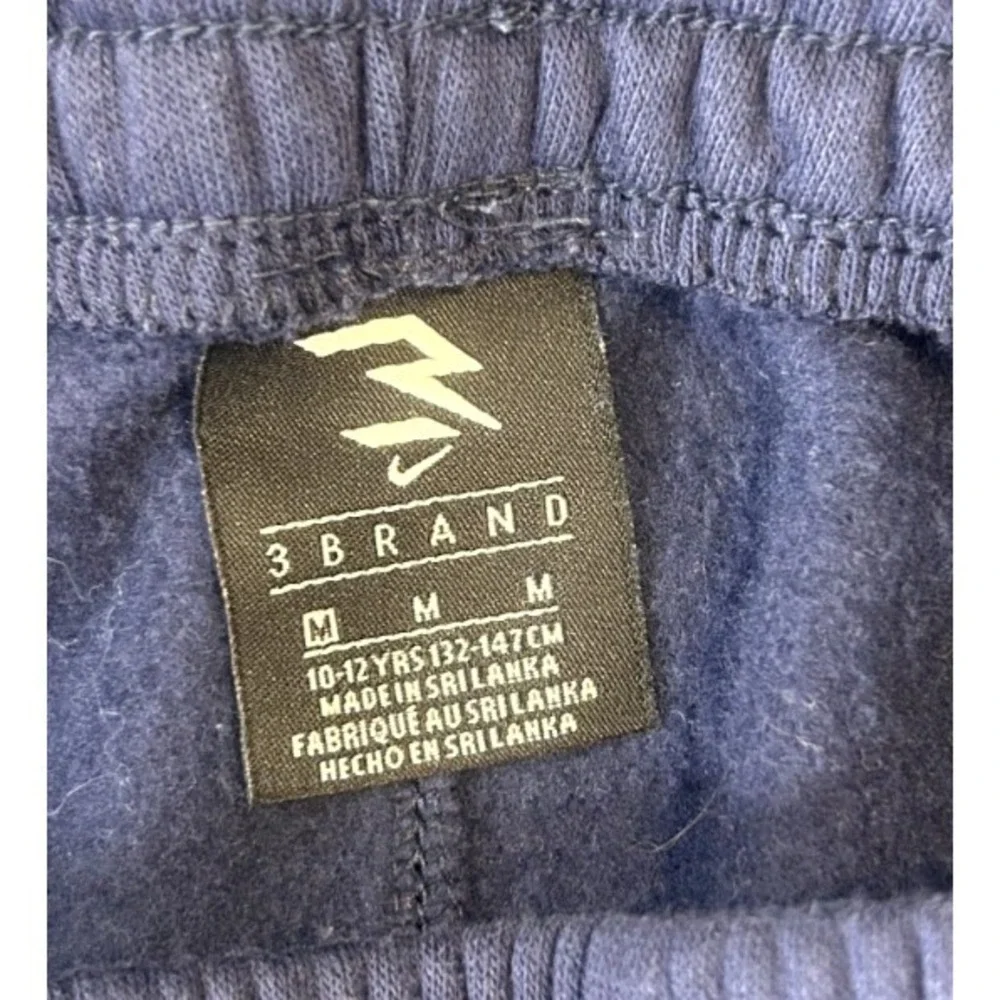 Nike carefully colors available